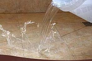 麦盖提漏水维修 免砸砖防水材料该如何施工